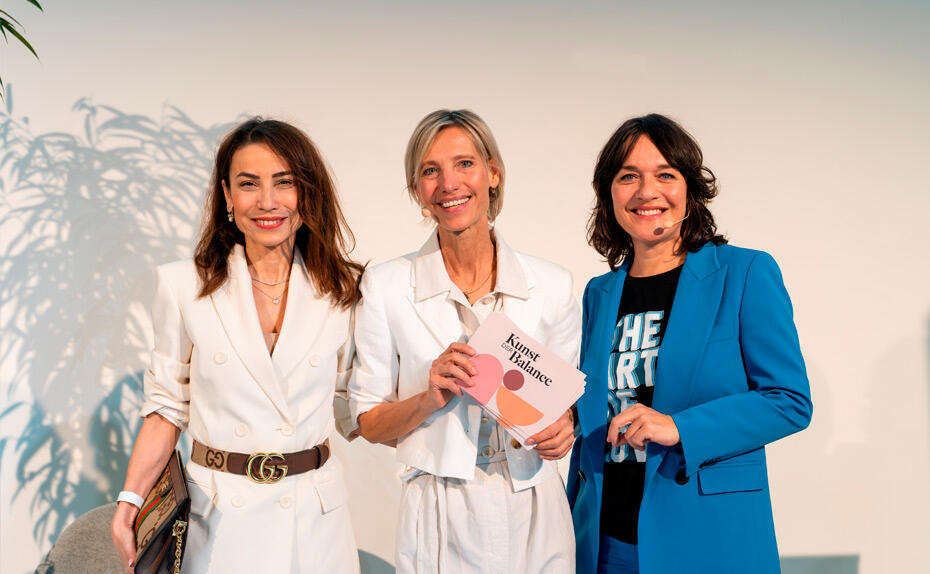 Von links: „World of WOMAN“-Geschäftsführerin Neslihan Bilgin-Kara, „WOMAN Balance“-Chefredakteurin Kristin Pelzl-Scheruga und ORF-Moderatorin Eva Pölzl.