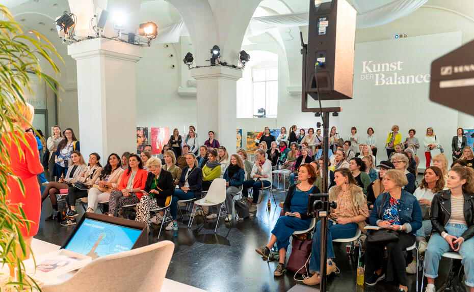 Die Bühne wurde den ganzen Tag über mit Talks und Keynotes bespielt.